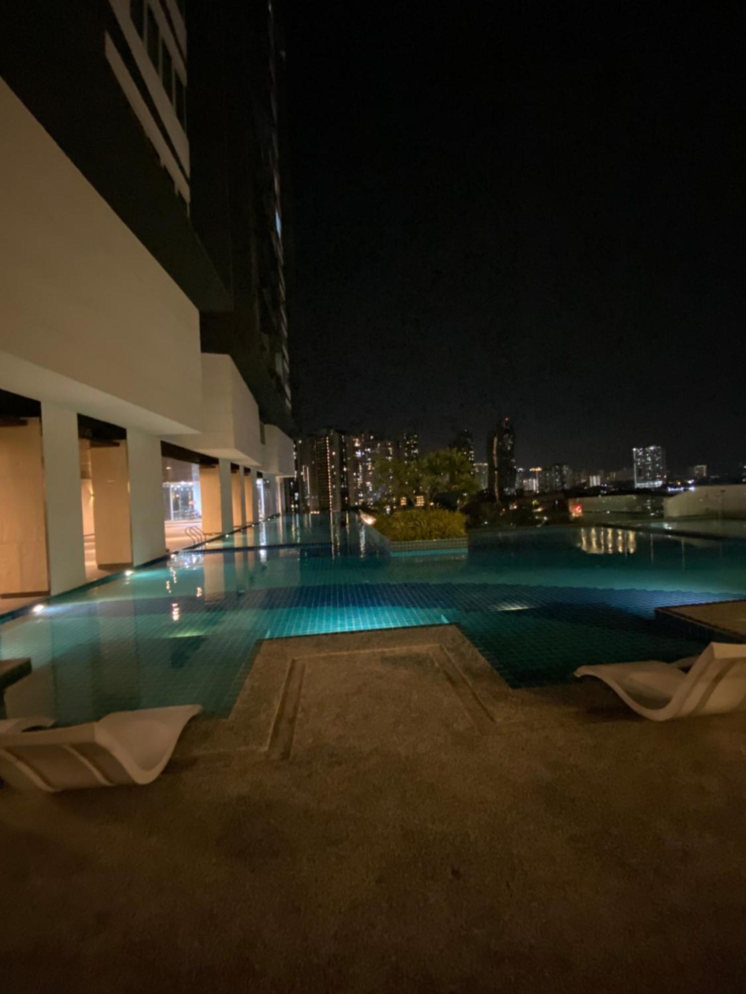 Infinite Pool! Room In Kuala Lumpur Exterior foto