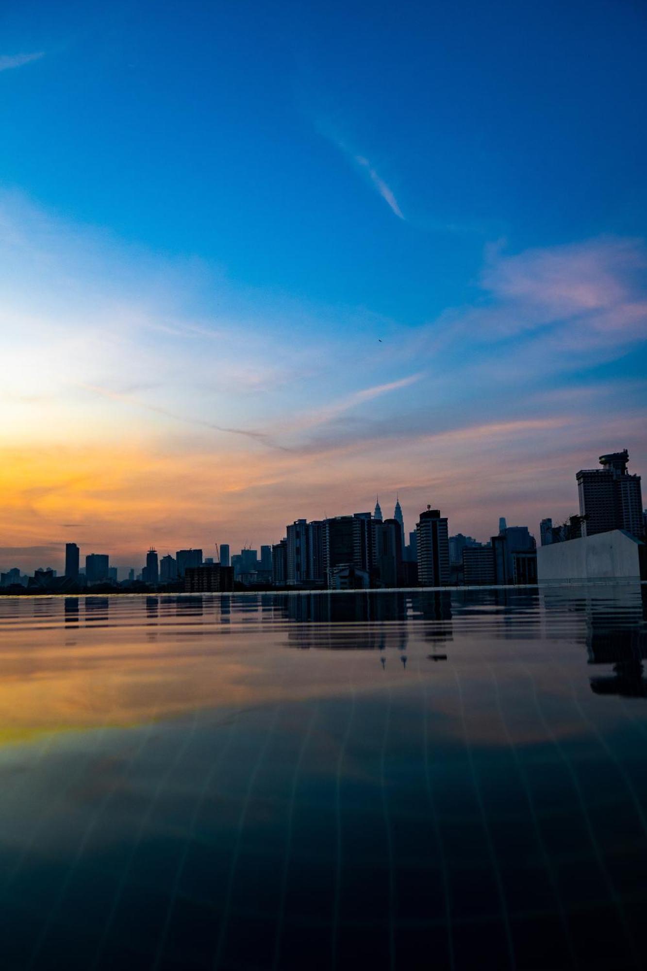 Infinite Pool! Room In Kuala Lumpur Exterior foto